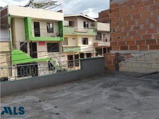 Casa Unifamiliar con terraza ideal para inversión(MLS#240202)