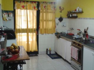Foto 9 de Departamento de 4 ambientes Villa Luzuriaga