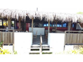 Se vende hosteria frente al mar en Playa Don Juan Jama Manabi.