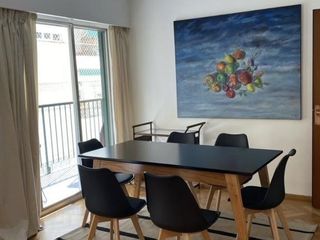 Departamento de 5 ambientes con balcón en venta - Luminoso - Seguridad -  Recoleta