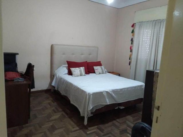 Casa en venta - 3 Dormitorios 1 Baño 1 Cochera - 200Mts2 - Tres Lomas