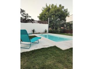 Foto 4 de ALQUILER TEMPORARIO DUPLEX PARA 4 PERSONAS CON PILETA VILLA CARLOS PAZ