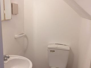 Departamento 2 ambientes   escritorio baño y toilette con cochera fija y cubierta