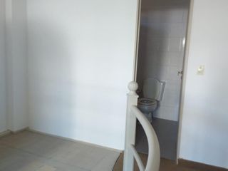 Departamento 2 ambientes   escritorio baño y toilette con cochera fija y cubierta