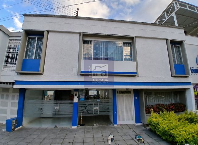 Casa en arriendo en Comuna 12 Cabecera del Llano