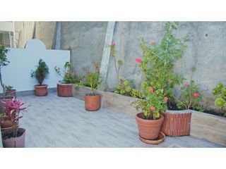 Venta departamento con patio, Jardines del Batan, Centro Norte