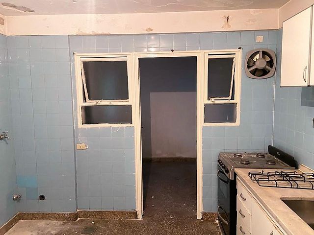 Venta - Departamento 3 amb c/gran patio y local a la calle - Parque Chacabuco