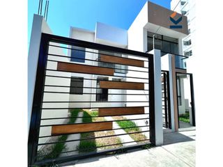 Foto 1 de VENDO CASA EN URB SAN ISIDRO - SOL Y LUZ