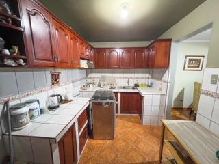 Foto 4 de SE VENDE CASA COMERCIAL EN AVENIDA - CARABAYLLO