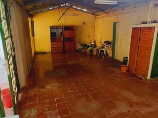 Casa en venta - 3 Dormitorios 1 Baño - 300Mts2 - Ezpeleta, Quilmes