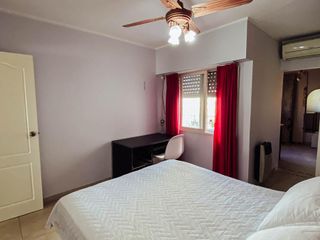 Casa en venta - 2 Dormitorios 1 Baño - Cochera - 225Mts2 - Ringuelet, La Plata