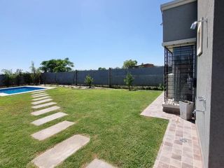Casa Venta Tierra de sueños 3 Roldan pileta