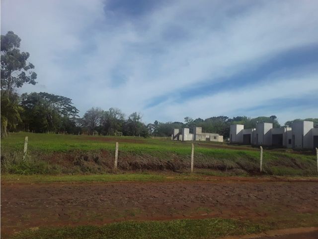 VENTA DE LOTE, sobre calle 142 y Av. Jauretche