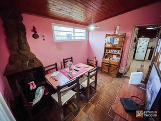 Casa en venta - 2 dormitorios 2 baños - cochera - 239mts2 - City Bell, La Plata