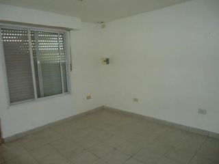 Casa en venta - 2 dormitorios 2 baños - 421 mts2 - Ringuelet, La Plata