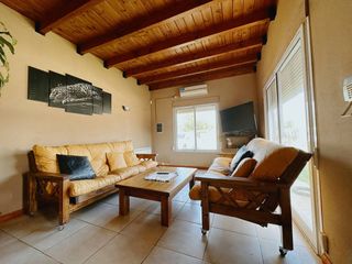 Foto 2 de Casa en venta de 1 dormitorio c/ cochera en San Agustín