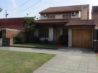 Foto 1 de Chalet en venta en Quilmes Oeste