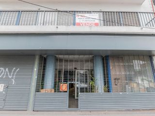 Edificio Comercial en  Quilmes Centro (PB y 2 Pisos,  Patio y Terraza)