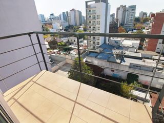 QUILMES. 2 AMBIENTES. 2 BALCONES. COCHERA