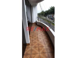 Foto 3 de Alquiler Departamento de 100 m² 3 Piso con Balcon Ate.
Se alquila departamento en tercer piso en Av. Tepsicore Urb, Olimpo 4 etapa Ate
Excelente ubi