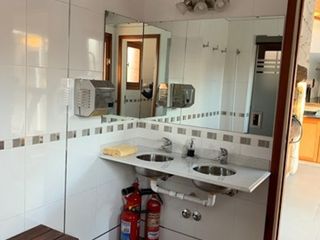 Foto 26 de Impecable Chalet 5 amb. Piscina-Jacuzzi-Parque-Quincho