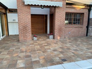 Foto 47 de Impecable Chalet 5 amb. Piscina-Jacuzzi-Parque-Quincho
