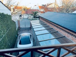 Foto 4 de Impecable Chalet 5 amb. Piscina-Jacuzzi-Parque-Quincho