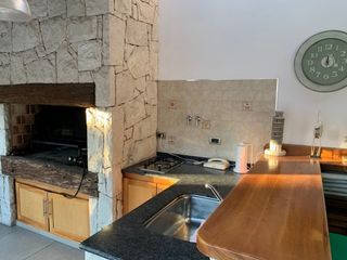 Foto 22 de Impecable Chalet 5 amb. Piscina-Jacuzzi-Parque-Quincho