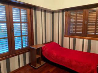 Foto 15 de Impecable Chalet 5 amb. Piscina-Jacuzzi-Parque-Quincho