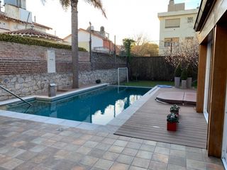 Foto 30 de Impecable Chalet 5 amb. Piscina-Jacuzzi-Parque-Quincho