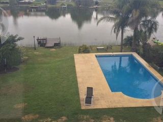 Foto 2 de Espectacular casa estilo frances en Santa Barbara, con vista al Lago!