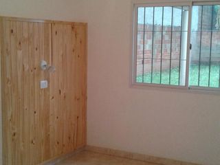 Foto 6 de CASA DE 3 DORMITORIOS SOBRE CALLE 111 DE POSADAS. MUY PRÁCTICA POR SUS CARACTERÍSTICAS.-