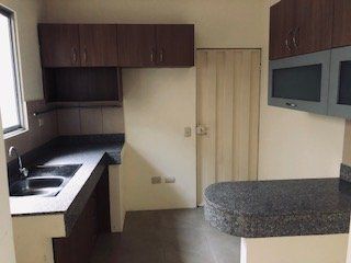 Foto 5 de Venta de casa cuatro habitaciones en urbanización Arboletta km 15,5 de la vía Salitre