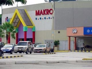 Foto 6 de Alban Borja local comercial de 2000 m2