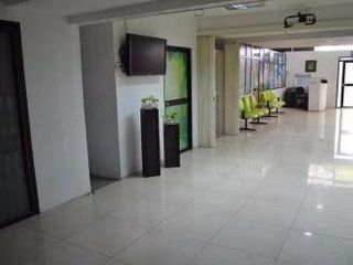 Foto 3 de Alban Borja local comercial de 2000 m2