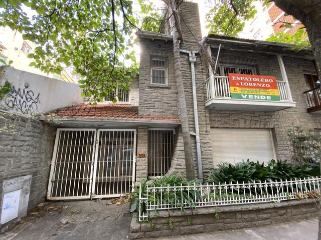 Chalet en dos plantas / alquilada