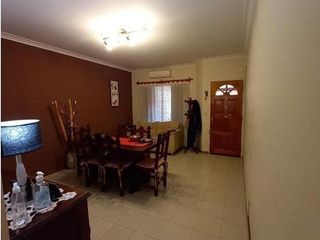 Foto 4 de AMPLIO TRIPLEX 5 AMBIENTES.  CON PATIO Y COCHERA