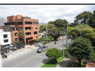 Vendo, arriendo o permuto   casa institucional  Unicentro Bogotá
