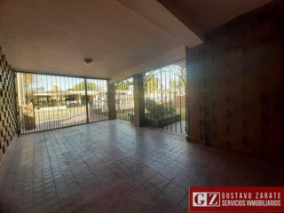 Foto 1 de CASA EN VENTA EN ZONA SUR CON  4 DORMITORIOS + PILETA