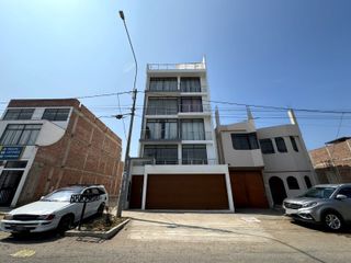 Foto 1 de 🌟Venta de Moderno departamento de ESTRENO en Segundo piso ,LIBRE DEL PAGO DE ALCABALA!🌟
Ubicado en Urb Rosas del Valle, en la Av El Cortijo, cerca de