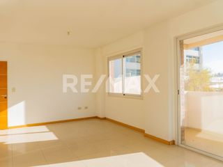 Vende depto 3 dorm y cochera Pioneros 3 Cipolletti