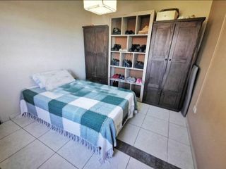 Casa en venta - 3 dormitorios 3 baños - Cocheras - 300 mts2 - Los Hornos [FINANCIADA]