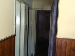 Casa en venta - 2 dormitorios 1 baño - 300 mts2 totales - La Plata