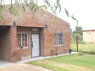 Venta Casa 2 dormitorios con patio, pileta y quincho - Las Tardes, Roldan