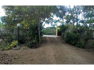 Casa amoblada  y terreno de venta zona Puerto Cayo