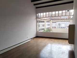Foto 3 de casa en venta en alhambra. Cod V4885