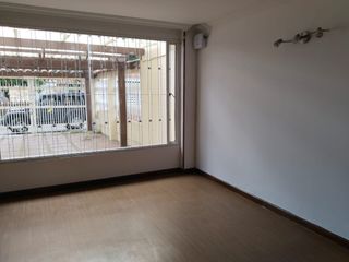 Foto 5 de casa en venta en alhambra. Cod V4885