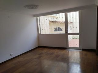 Foto 6 de casa en venta en alhambra. Cod V4885