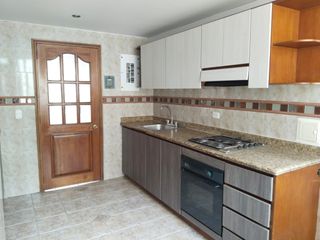 Foto 9 de casa en venta en alhambra. Cod V4885