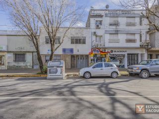 Casa en venta - 2 Dormitorios 2 Baños - Cochera - 150Mts2 - La Plata